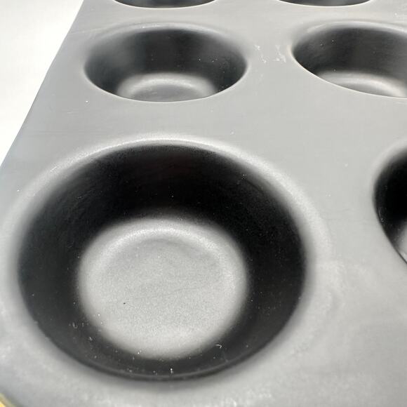 Enameled Cast Iron 12 Muffin Pan Yellow EUC heavy Non Stick cupcake pot mini pie - Picture 13 of 14